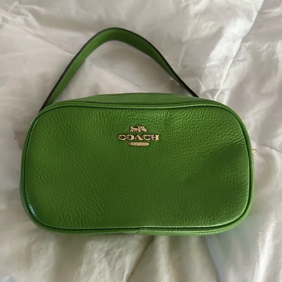Coach Vibrant Green Leather tiny shoulder bag - Picture 1 of 11